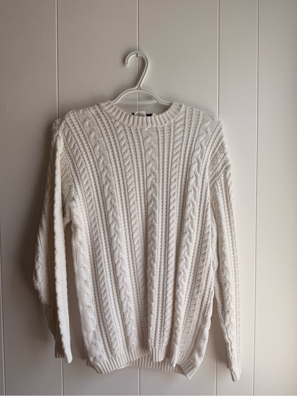 Classic Cable Knit Crewneck Sweater - White